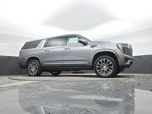 New 2026 GMC Yukon XL Denali w/ Sun & Power Step Package image 39