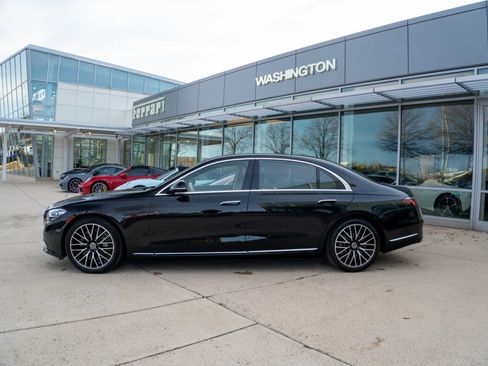 Used 2022 Mercedes-Benz S 580 4MATIC Sedan image 3