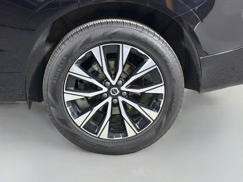 Used 2025 Volvo XC60 B5 Core AWD/4WD image 29