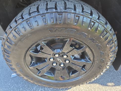 Used 2019 Chevrolet Colorado ZR2 w/ ZR2 Dusk Special Edition AWD/4WD image 12