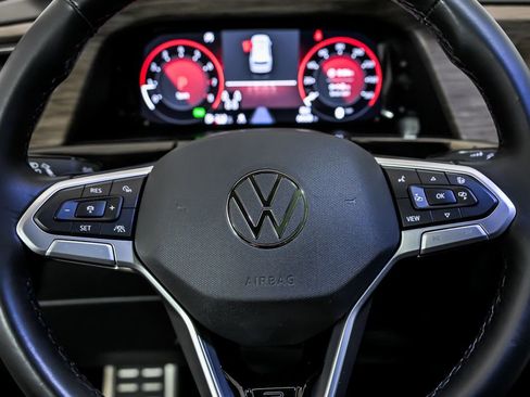 Used 2025 Volkswagen Atlas SEL Premium R-Line image 20