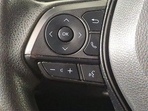 Used 2022 Toyota RAV4 XLE image 21