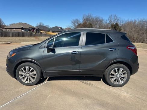 Used 2018 Buick Encore Preferred image 2