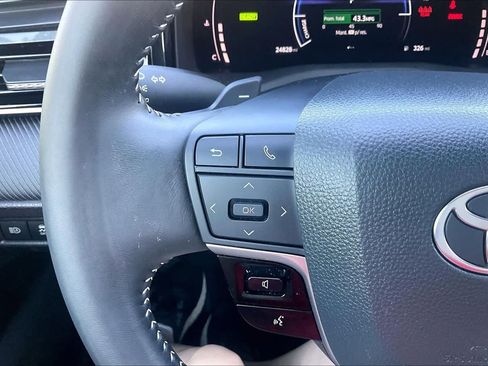 Used 2025 Toyota Camry SE w/ Convenience Package FWD image 23