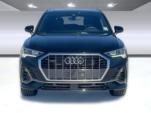 Certified 2025 Audi Q3 2.0T Premium w/ Convenience Package image 6