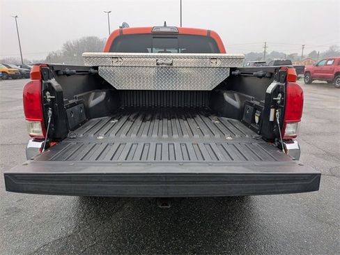 Used 2017 Toyota Tacoma TRD Pro image 31