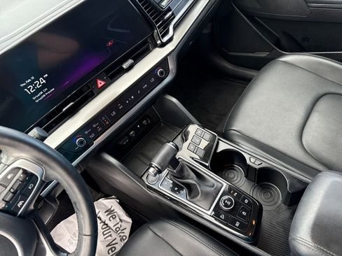 Used 2023 Kia Sportage EX image 14