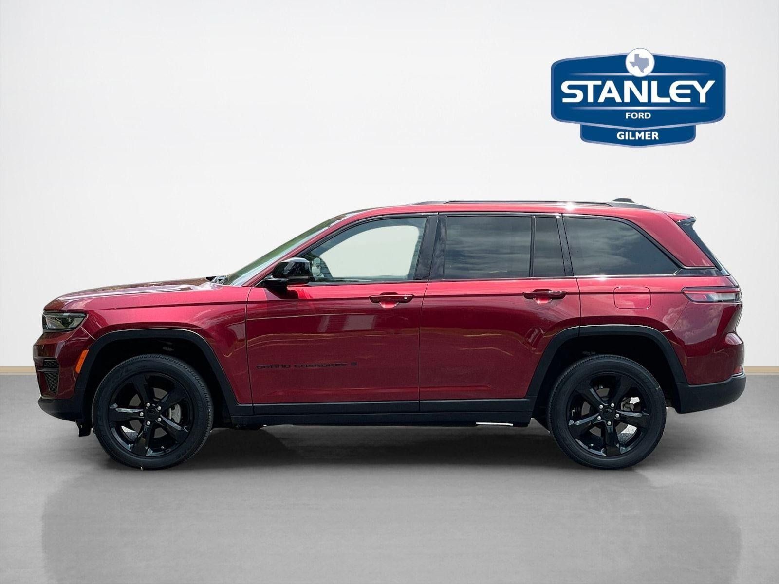 Used 2023 Jeep Grand Cherokee Altitude AWD/4WD image 4