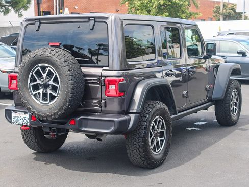 Used 2025 Jeep Wrangler Unlimited Rubicon AWD/4WD image 9