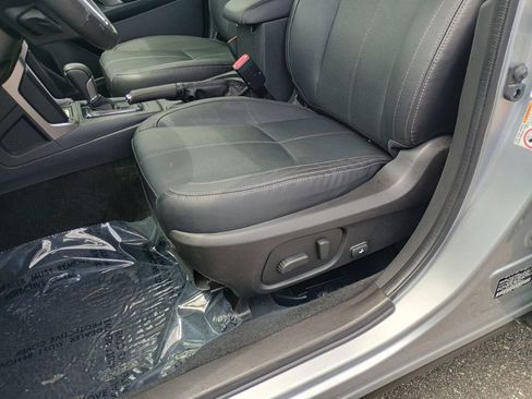 Used 2017 Subaru Forester 2.5i Touring AWD/4WD image 12