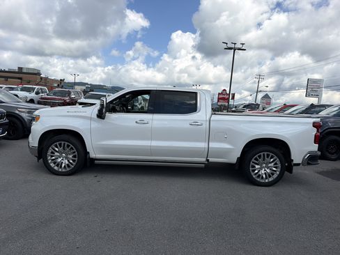 Certified 2024 Chevrolet Silverado 1500 LTZ w/ Technology Package AWD/4WD image 12