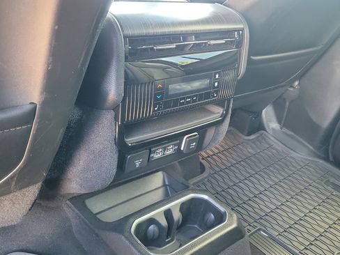 Used 2024 Jeep Wagoneer Series III image 15