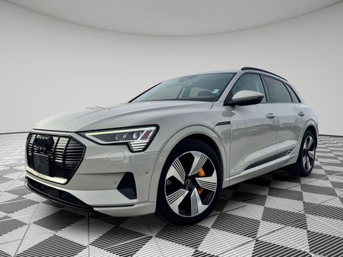 Used 2022 Audi e-tron Premium Plus w/ Premium Plus Package image 1