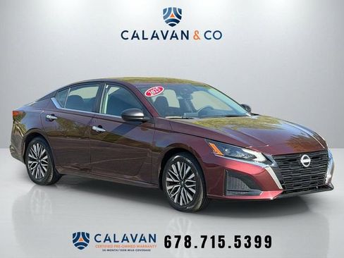 Used 2025 Nissan Altima 2.5 SV image 1