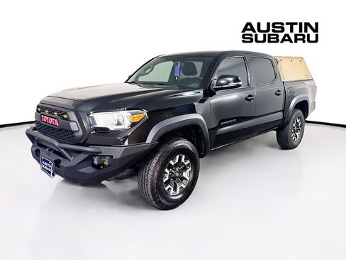 Used 2017 Toyota Tacoma TRD Off-Road w/ Tow Package (A/T) image 3