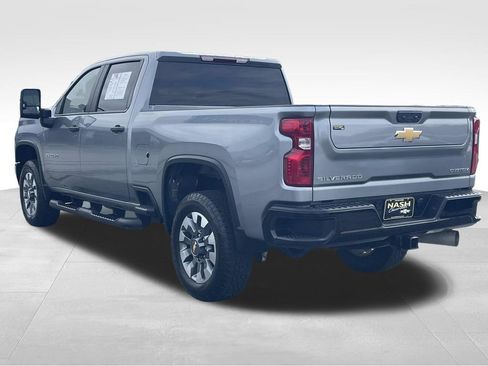 Used 2024 Chevrolet Silverado 2500 Custom w/ Custom Value Package image 5