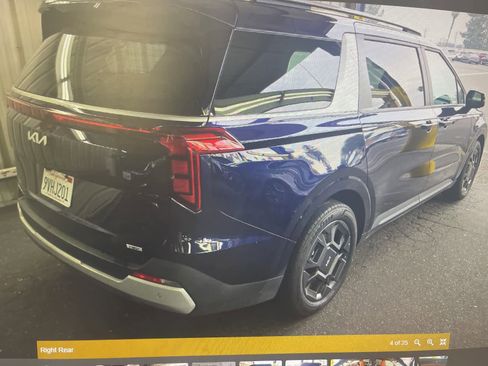 Used 2026 Kia Carnival EX image 3