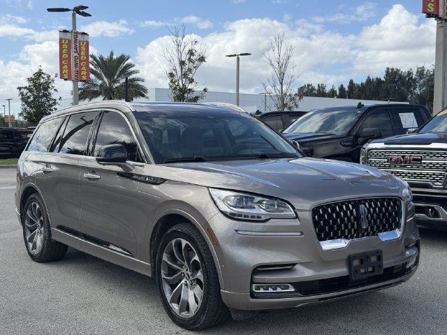 Used 2021 Lincoln Aviator Grand Touring w/ Equipment Group 302A AWD/4WD image 2