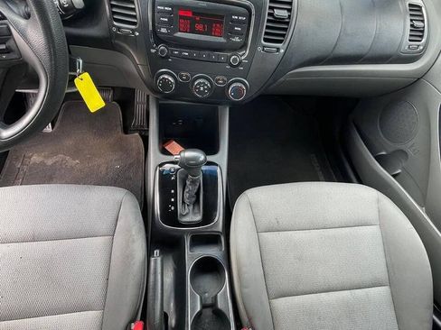 Used 2017 Kia Forte LX FWD image 12
