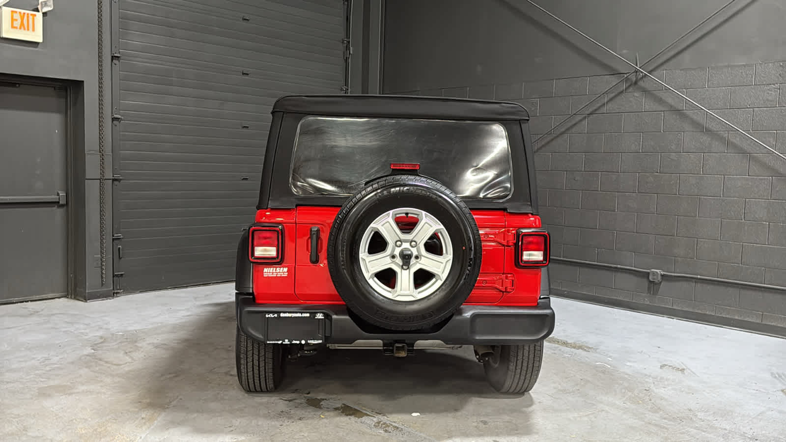 Used 2023 Jeep Wrangler Unlimited Sport AWD/4WD image 5