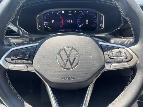 Used 2022 Volkswagen Taos SEL w/ Panoramic Sunroof Package AWD/4WD image 23