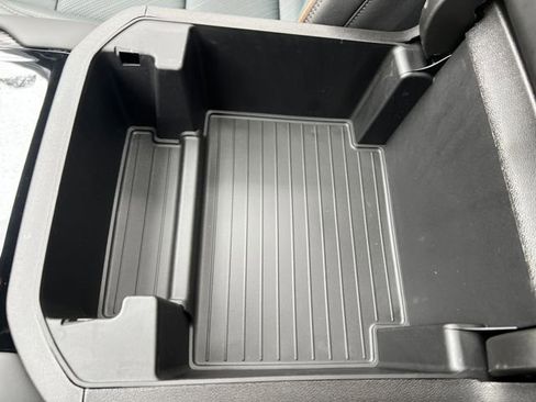 New 2026 GMC Yukon XL AT4 w/ AT4 Premium Package AWD/4WD image 22
