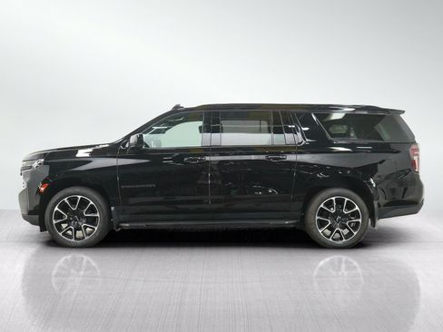 Used 2023 Chevrolet Suburban RST AWD/4WD image 2