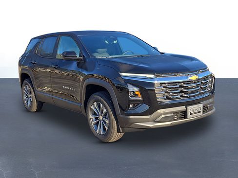 New 2026 Chevrolet Equinox LT w/ Safety and Technology Package image 3