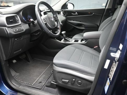 Used 2019 Kia Sorento FWD w/ LX Convenience Package image 17