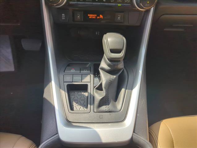 Used 2019 Toyota RAV4 XLE w/ Convenience Package FWD image 16