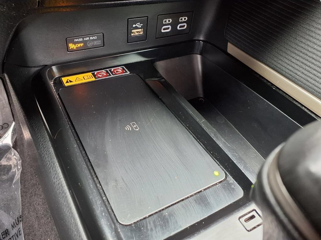 Used 2025 Toyota Camry SE FWD image 10