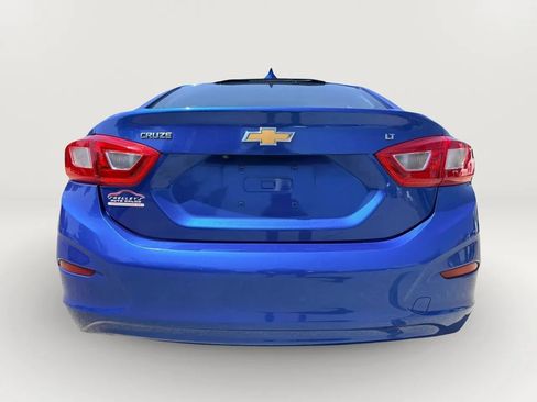 Used 2016 Chevrolet Cruze LT w/ Sun And Sound Package FWD image 9