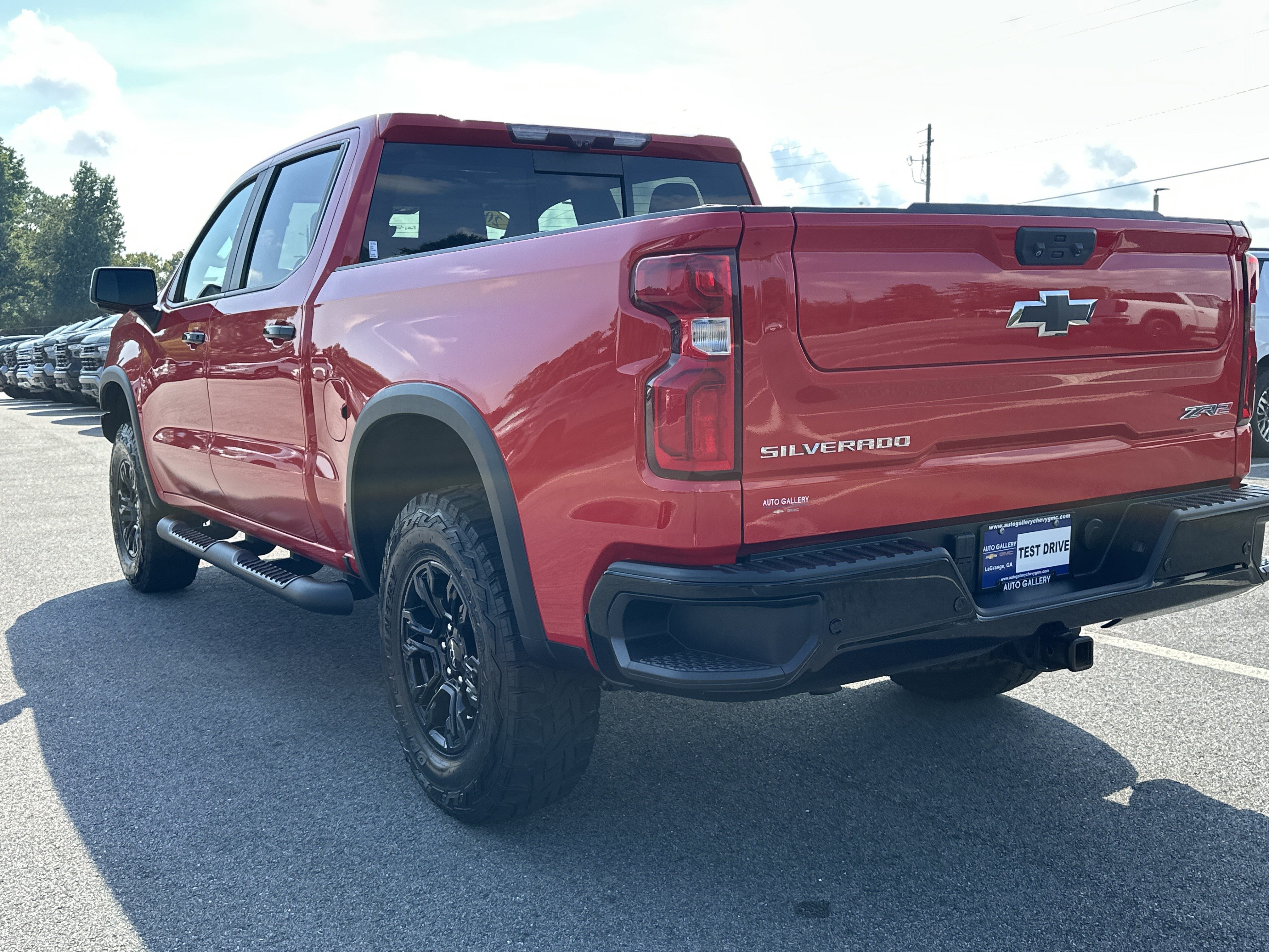 Used 2023 Chevrolet Silverado 1500 ZR2 w/ Technology Package AWD/4WD image 8