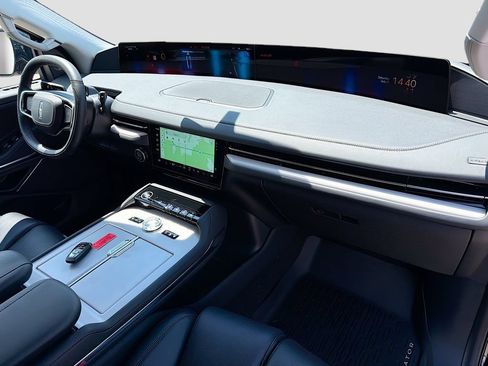 New 2026 Lincoln Navigator Premiere AWD/4WD image 33