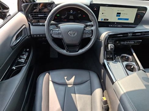 Used 2023 Toyota Mirai w/ Advanced Technology Package RWD image 13