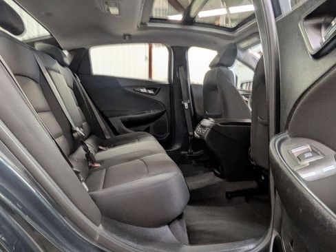 Used 2021 Chevrolet Malibu LT FWD image 30