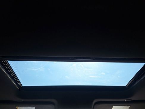 Used 2024 GMC Sierra 1500 AT4 w/ Technology Package image 22