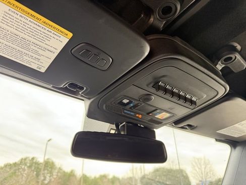 Used 2023 Ford Bronco Wildtrak image 28