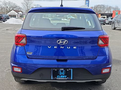 Used 2023 Hyundai Venue SEL image 5