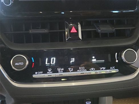 Used 2024 Toyota Corolla Cross SE image 18