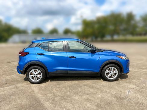 Used 2021 Nissan Kicks S FWD image 9
