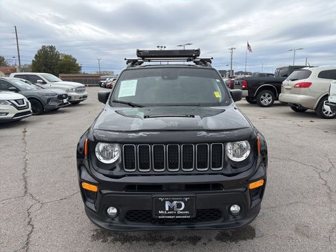Used 2023 Jeep Renegade Latitude w/ Sun & Fun Group image 2