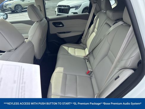 Used 2023 Nissan Rogue SL w/ SL Premium Package image 11