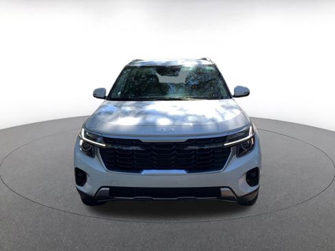 Used 2025 Kia Seltos S image 2