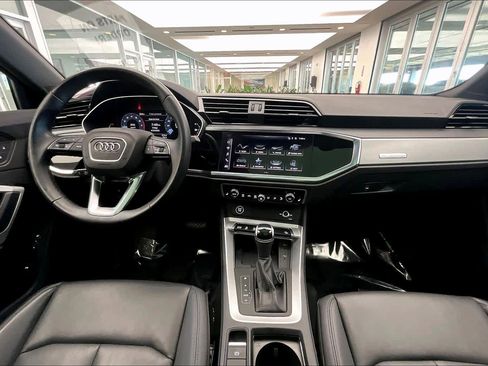 Used 2024 Audi Q3 2.0T Premium w/ Convenience Package AWD/4WD image 16