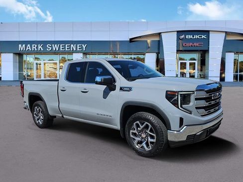 Used 2025 GMC Sierra 1500 SLE w/ Preferred Package AWD/4WD image 3