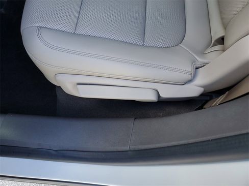 Certified 2022 Lincoln Corsair FWD w/ Equipment Group 101A image 12