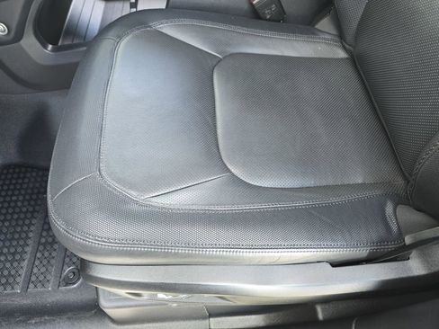 Used 2023 Land Rover Defender 130 X-Dynamic SE AWD/4WD image 30