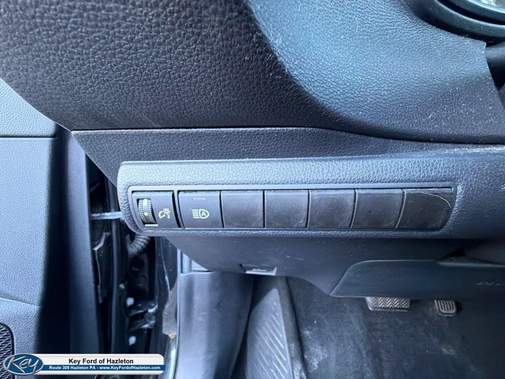 Used 2021 Toyota Corolla SE w/ Carpet Mat Package (TMS) FWD image 24