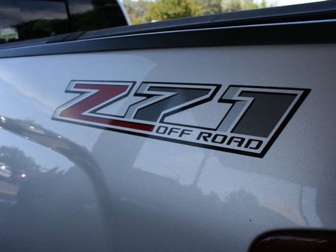 Used 2017 Chevrolet Silverado 1500 LTZ Z71 w/ Redline Edition AWD/4WD image 30